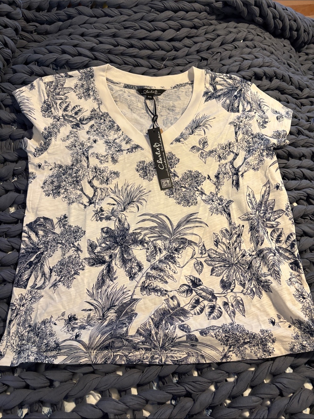 CHARLIE B White Short Sleeve V-Neck Tee with Navy Botanical Print